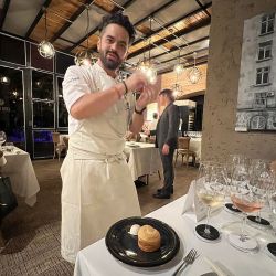 La experiencia en Casa Vigil, Mendoza, es tan inolvidable que tiene una estrella Michelin por restaurante y un reconocimiento por la sustentabilidad de la propuesta.