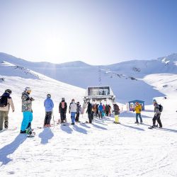 Esquel está nevada y La Hoya lista para recibir a los esquiadores.
