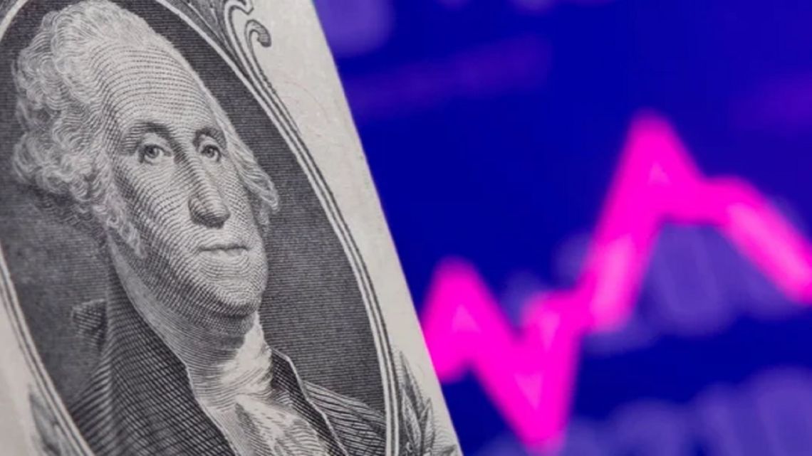 Dólar hoy y dólar blue hoy, EN VIVO: el minuto a minuto de la cotización de este martes 9 de julio de 2024