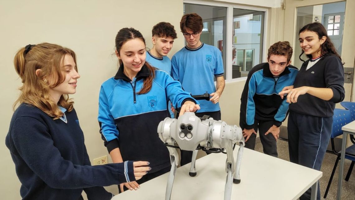 La integración de tecnología avanzada en la educación secundaria