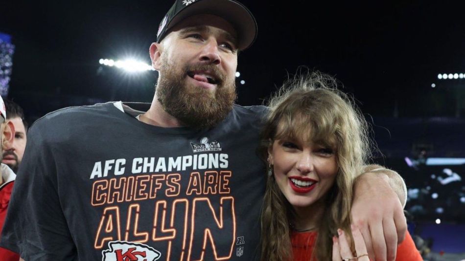 El video viral de Taylor Swift junto a Travis Kelce en el escenario del Estadio de Wembley