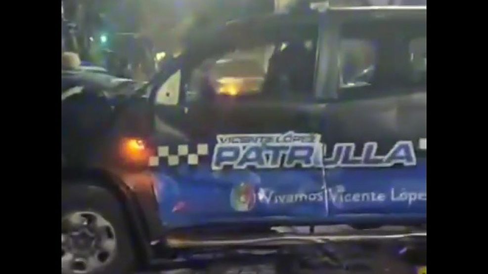La camioneta policial que embistió en medio de una persecución embistió a jóvenes en una vereda de Martelli...