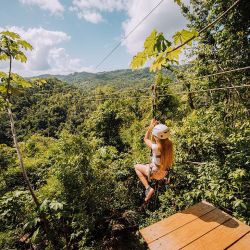 Parasailing, tirolesa y buggy, algunas de las cosas que se pueden hacer en Punta Cana.