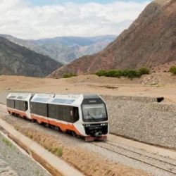 Es el primer tren solar turístico de América latina.