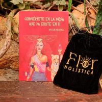 Flor Holística: Canalizando la Energía Femenina