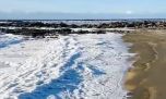 Imponente: así se congelaron las olas del mar en Tierra del Fuego