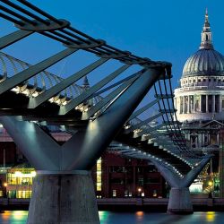 Arquitectura y Economía. ¿Cómo las obras moldean el futuro de nuestras ciudades? | Foto:CEDOC