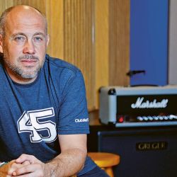 Es un “hombre orquesta”, se involucra en cada etapa del proceso, su fuerte es armar equipos.  | Foto:Ernesto Pages