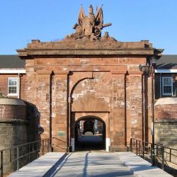 Entrada al Castillo Williams, Nueva York. 