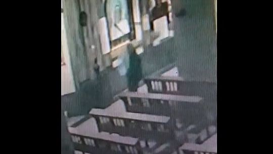 Ni rezar salva de robos en Once: se llevaron una imagen de la Virgen en la iglesia de Santa Rosa de Lima