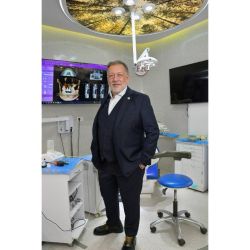 Dr. Pablo Rodríguez: Dental Servicios Odontológicos  | Foto:CEDOC