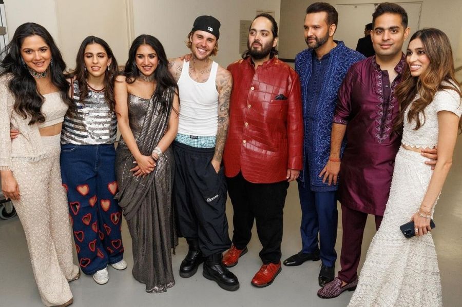 Justin Bieber después show que dio, junto a Anant Ambani, su novia Radhika Merchant, y familia.