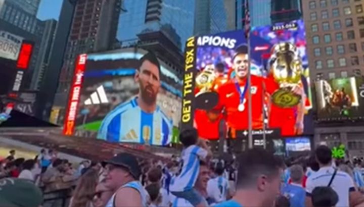 Chile Selección Argentina Times Square Copa América 2024