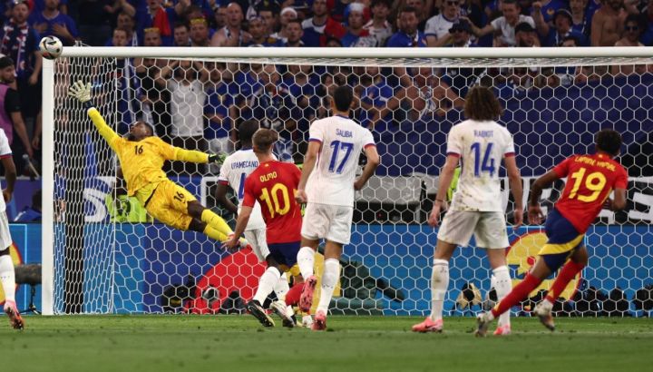 El golazo de Lamine Yamal a Francia