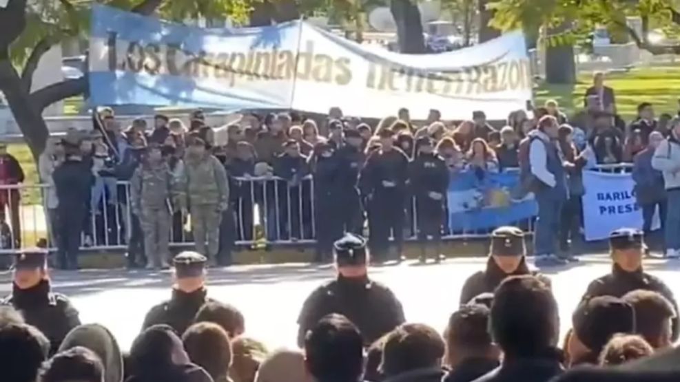 Polémica por una bandera en el desfile por el 9 de Julio 20240709