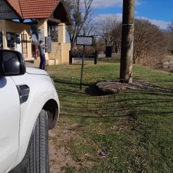 Una serie de situaciones anormales en el cauce se repiten desde la Navidad de 2022 cuando el agua se tiñó de verde debido a una importante floración de cianobacterias. 