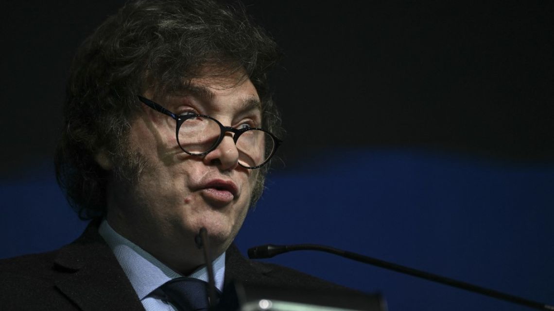 Milei en EE.UU: dijo tener “cero pánico al dólar”, fue aplaudido por empresarios en Sun Valley y anticipó la llegada de inversiones