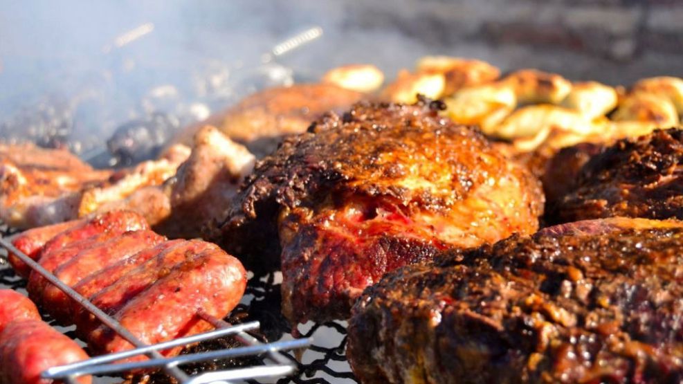 Veamos cuánto sale hacer un asado completo para seis personas.