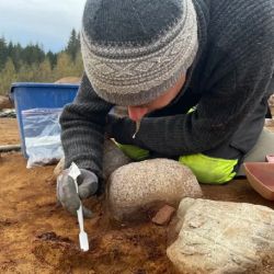 Los arqueólogos desenterraron el antiguo lugar de enterramiento.