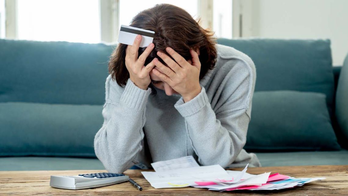 Cada vez más gente pide prestado para alimentos, acceso a la salud y alquiler