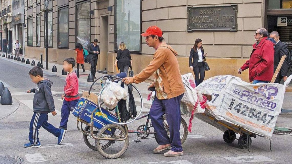 Poverty and homelessness in Buenos Aires.