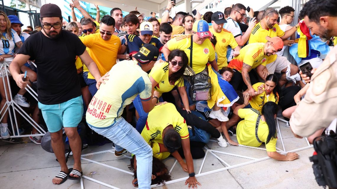 Fans try to enter the stadium ahead of the match in Miami Gardens, Florida, on July 14.