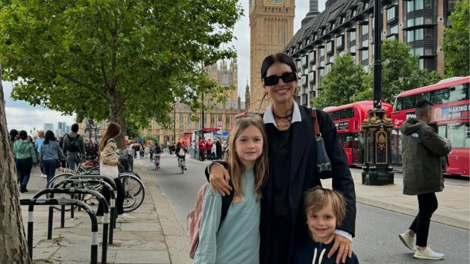 Paseos por la ciudad y viaje en tren: así son las vacaciones de Zaira Nara y sus hijos por Londres