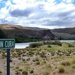 Los pescadores se encontraban incumpliendo la Ley Provincial 2539, por pesca nocturna sin contar con el permiso habilitante reglamentario y correspondiente.