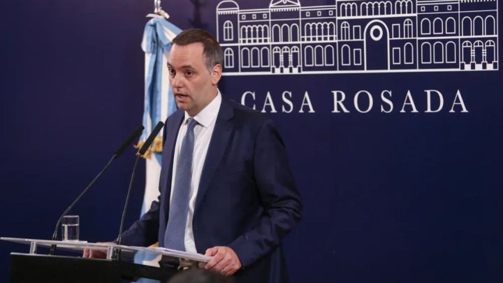 El vocero presidencial, Manuel Adorni, anunció cambios para el acceso de periodistas a Casa Rosada