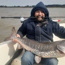 Un surubí superó los 55 kilos y se convirtió en el récord de la temporada para los amigos de Florencia Lodge.