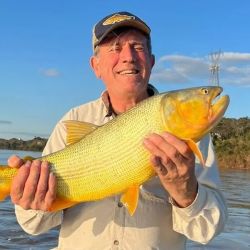 Julio transita con una pesca de dorados increíble en muchos destinos de la Cuenca del Plata.