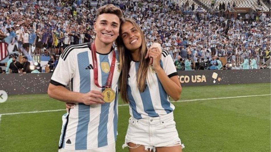 La inesperada reacción de Emilia Ferrero cuando Julián Álvarez se sacó una foto con una fanática