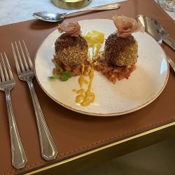 El Pasaje de los Carruajes del Teatro Colón tiene una cena de pasos inspirada en las óperas que se ofrecen en nuestro primer coliseo.