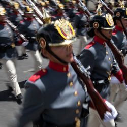 Mujeres miembros del ejército colombiano participan en el desfile militar para conmemorar el Día de la Independencia de Colombia en Bogotá. | Foto:Alejandro Martínez / AFP