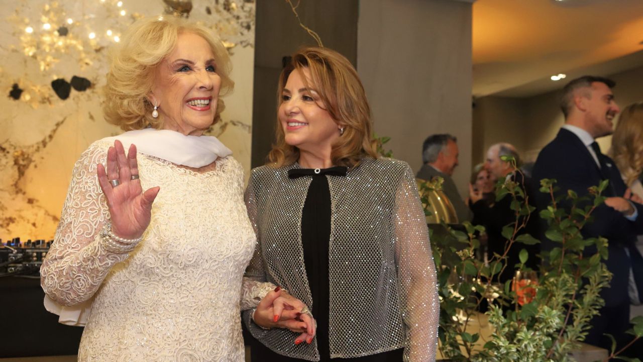 Mirtha Legrand y Claudia Álvarez Argüelles | Foto:Cedoc