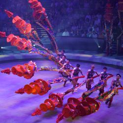 Imagen de participantes de China realizando una presentación durante el Festival Mundial de Arte Circense "IDOL-2024", en Moscú, Rusia. | Foto:Xinhua/Alexander Zemlianichenko Jr
