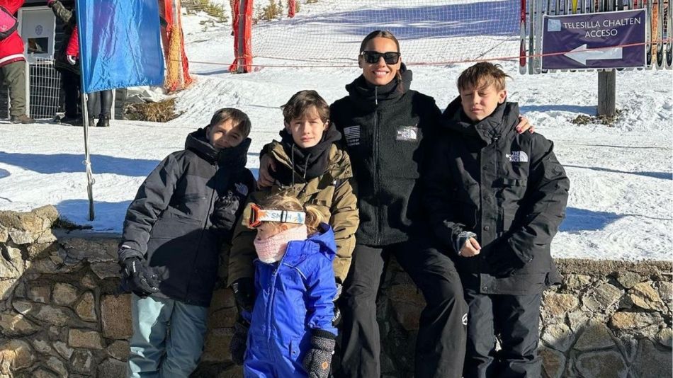 Las mejores fotos de Pampita de vacaciones en la Patagonia junto a sus hijos