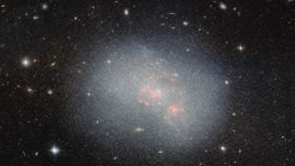 El Telescopio Hubble descubrió una galaxia enana con forma de gota