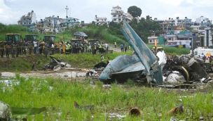 Avión se estrella en Nepal