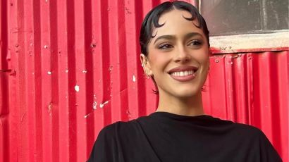 Con un peinado vintage y un look total black, Tini Stoessel deslumbró en su paso por Los Ángeles