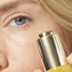 Nuxe presentó su nuevo serum para el contorno de ojos