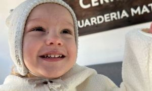 El look "osito" de Anita García Moritán para afrontar el frío en la Patagonia