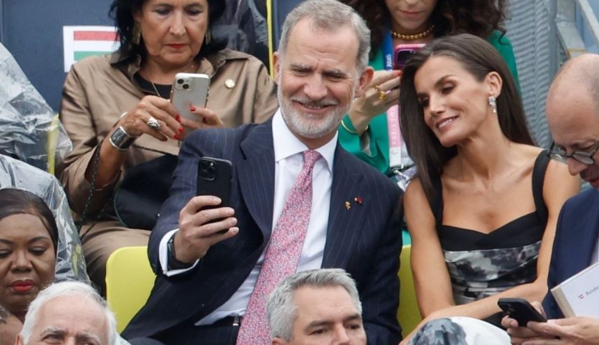 Una a Una, las fotos de Letizia Ortiz y Felipe VI apoyando a la delegación española en Juegos Olímpicos 2024