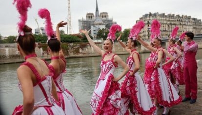 Ayer el mundo tendrá los ojos puestos en el Sena para la ceremonia de apertura de los Juegos Olímpicos. Desde hace varias semanas, los equipos se han estado ocupando de finalizar los trajes que llevarán los bailarines y artistas. Todo en el más absoluto secreto.