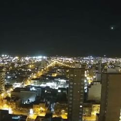 El extraño objeto iluminó el cielo del Alto Valle.