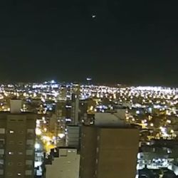 Tanto las estrellas fugaces como los bólidos son fenómenos habituales en el planeta Tierra.