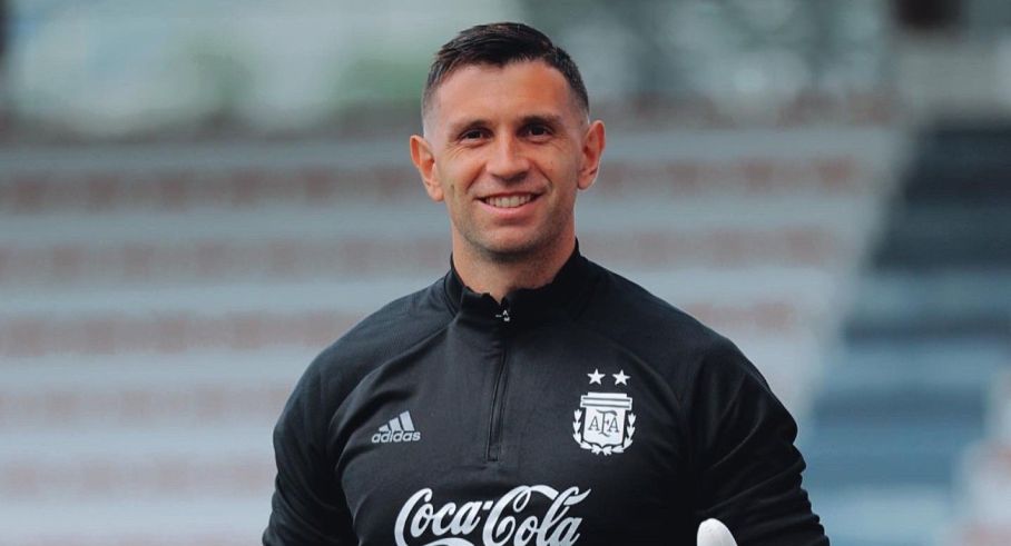 Dibu Martínez
