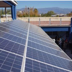 La potencia instalada del parque solar es de 200 MW,