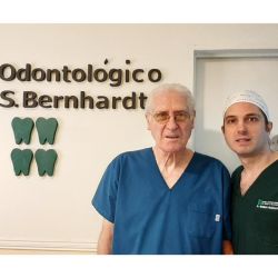Odontólogo Germán Bernhardt | Foto:CEDOC
