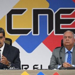  Nicolas Maduro y la Comisión Nacional Electoral  | Foto:CEDOC